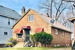 Pre-foreclosure in  E 176TH ST Cleveland, OH 44110