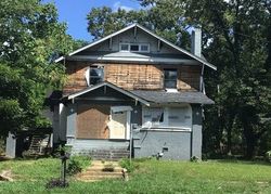 Pre-foreclosure in  PARKWAY Fairfield, AL 35064