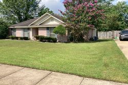 Pre-foreclosure in  CEDARWOOD LN Montgomery, AL 36116