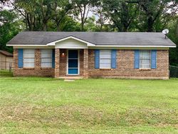 Pre-foreclosure in  AGEE RD Semmes, AL 36575