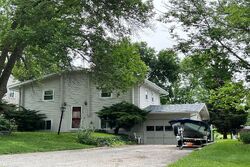 Pre-foreclosure in  ENGLEWOOD DR Bellevue, NE 68005