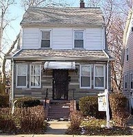 Pre-foreclosure in  MANGIN AVE Saint Albans, NY 11412