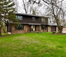 Pre-foreclosure in  HREZENT VIEW LN Webster, NY 14580