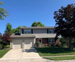 Pre-foreclosure in  ELLER AVE Englewood, OH 45322