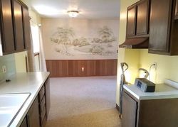 Pre-foreclosure in  FAIRLAWN AVE Elyria, OH 44035