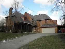 Pre-foreclosure in  POTOMAC DR Toledo, OH 43607