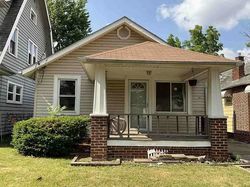 Pre-foreclosure in  DUNCAN RD Toledo, OH 43613