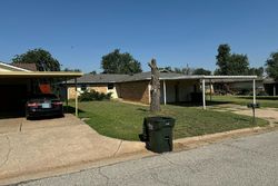 Pre-foreclosure in  RONALD ST Yukon, OK 73099