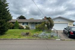 Pre-foreclosure in  ALYNDALE DR Eugene, OR 97404