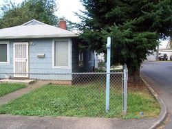 Pre-foreclosure in  SE 91ST AVE Portland, OR 97266