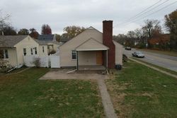 Pre-foreclosure in  MARQUETTE ST Davenport, IA 52806