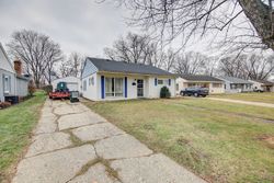 Pre-foreclosure Listing in CHESTNUT AVE STERLING, IL 61081