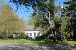 Pre-foreclosure in  FLANDERS RD Woodbury, CT 06798