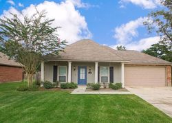 Pre-foreclosure in  SPRINGFIELD PLACE LN Denham Springs, LA 70706