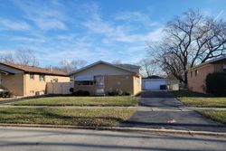 Pre-foreclosure in  TRIPP AVE Midlothian, IL 60445