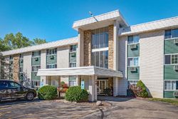 Pre-foreclosure Listing in W WINCHESTER RD APT 111 LIBERTYVILLE, IL 60048