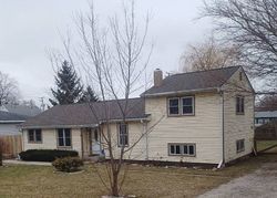 Pre-foreclosure in  N SUNSET AVE Grayslake, IL 60030