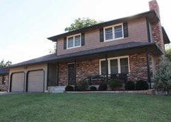 Pre-foreclosure in  SW COLLY CREEK DR Topeka, KS 66610