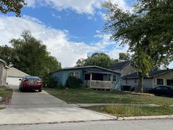 Pre-foreclosure in  E 24TH ST Des Moines, IA 50317