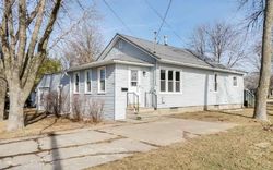 Pre-foreclosure in  S 8TH AVE Washington, IA 52353