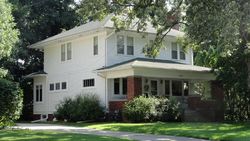 Pre-foreclosure in  S 5TH AVE W Newton, IA 50208