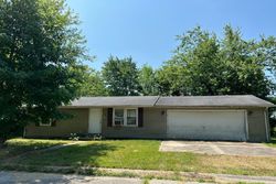 Pre-foreclosure in  SHADY NOOK Hanover, IN 47243