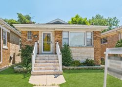 Pre-foreclosure in  N NAGLE AVE Chicago, IL 60646