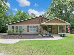 Pre-foreclosure Listing in MINERAL SPRINGS RD HOSCHTON, GA 30548