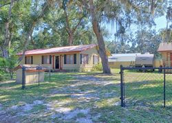 Pre-foreclosure in  SE 188TH AVE Ocklawaha, FL 32179