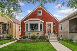 Pre-foreclosure in  N NARRAGANSETT AVE Chicago, IL 60630