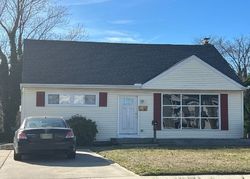 Pre-foreclosure in  TANSBORO RD Berlin, NJ 08009