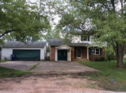 Pre-foreclosure Listing in BROWNSVILLE RD MOUNT VERNON, IL 62864