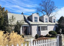 Pre-foreclosure Listing in LOCKWOOD RD FAIRFIELD, CT 06825