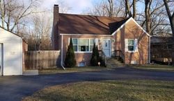 Pre-foreclosure in  N MCAREE RD Waukegan, IL 60087