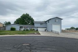 Pre-foreclosure in  S CRESTMONT DR Moses Lake, WA 98837