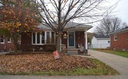 Pre-foreclosure in  LOUISE AVE Allen Park, MI 48101