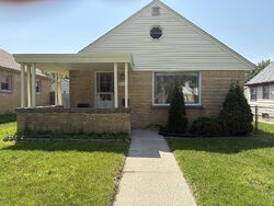 Pre-foreclosure in  N 62ND ST Milwaukee, WI 53216
