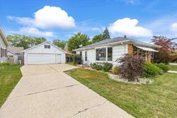 Pre-foreclosure in  JOHNSON RD Kenosha, WI 53143