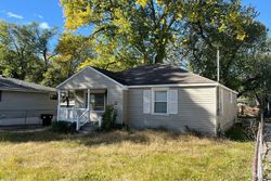 Pre-foreclosure in  S WINSTON ST Peoria, IL 61605