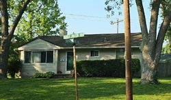 Pre-foreclosure in  DALE ALLEN DR Belleville, IL 62226