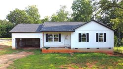 Pre-foreclosure in  CHARLES DR Wellford, SC 29385