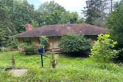 Pre-foreclosure in  JONESWOOD DR Athens, OH 45701