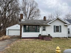 Pre-foreclosure in  KENWOOD ST East Peoria, IL 61611