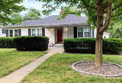 Pre-foreclosure in  N FERNWOOD CIR Peoria, IL 61604