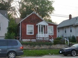 Pre-foreclosure in  S ADAMS ST Peoria, IL 61607