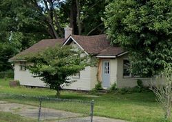 Pre-foreclosure in  EASTDALE AVE Springfield, IL 62703