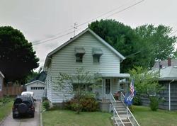 Pre-foreclosure in  DAVIS ST Akron, OH 44310
