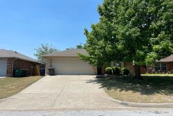 Pre-foreclosure in  CHRISTOPHER CIR Fort Worth, TX 76140