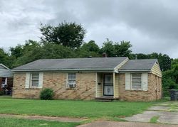 Pre-foreclosure in  SCAPER ST Memphis, TN 38114