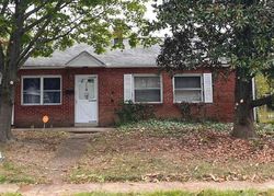 Pre-foreclosure in  PENNEWILL DR New Castle, DE 19720